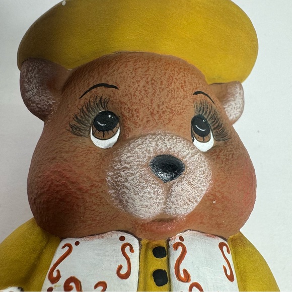 Hand painted pilgrim teddy bear. Adorable ceramic bear wearing yellow outfit - Picture 2 of 12